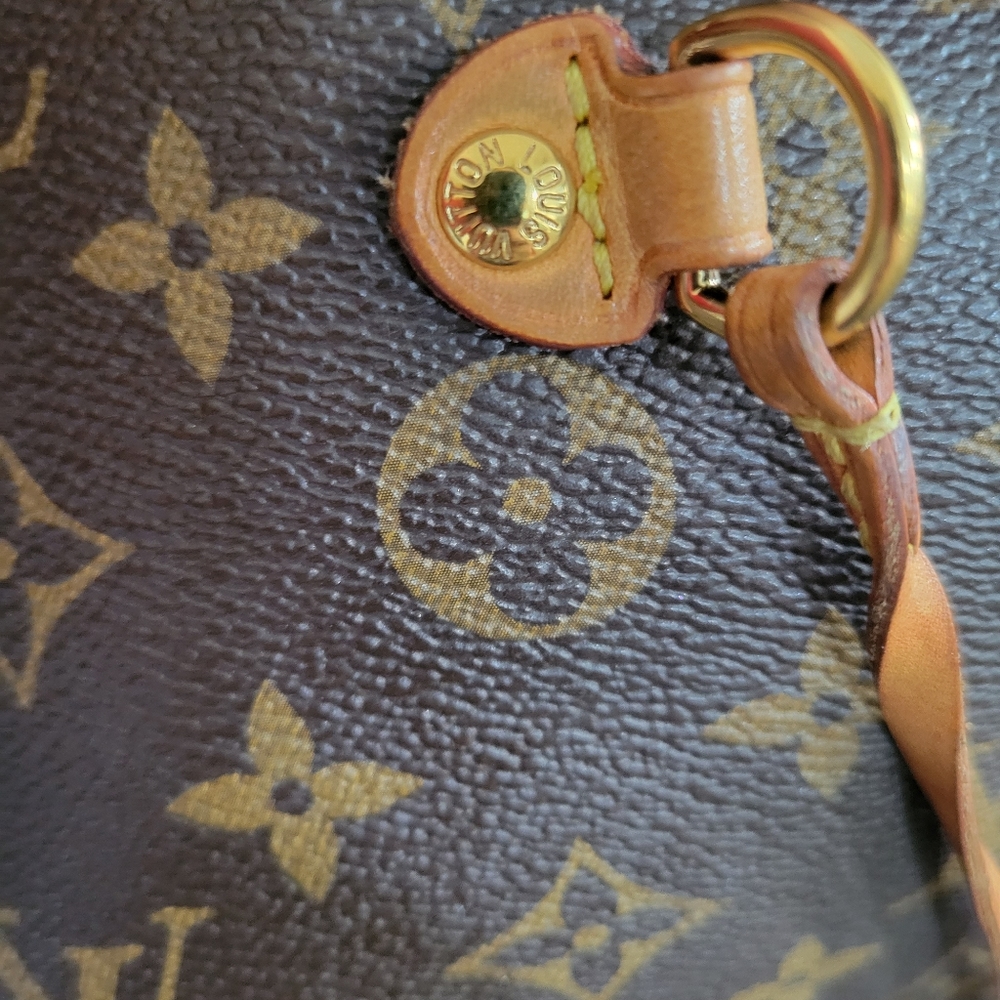 Louis Vuitton Neverfull MM Monogram Canvas Tote Bag – Authentic, Preloved - Picture 9 of 10